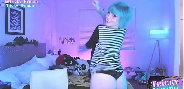  Emo Tricky Nymph teases you on cam